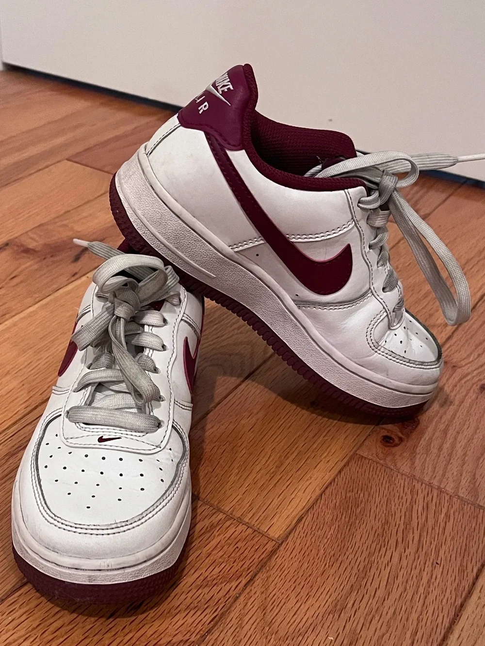 Nike youth low